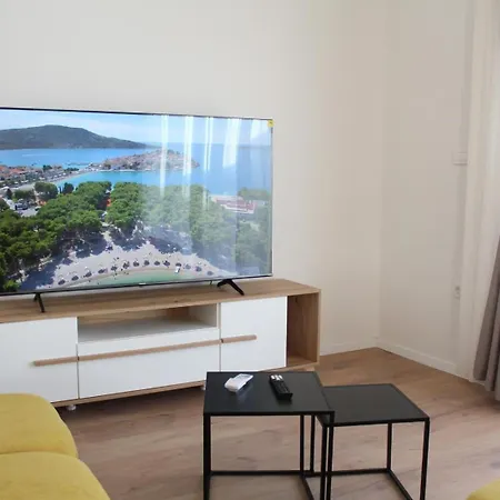 בית הארחה Little Swiss 2 Grebaštica