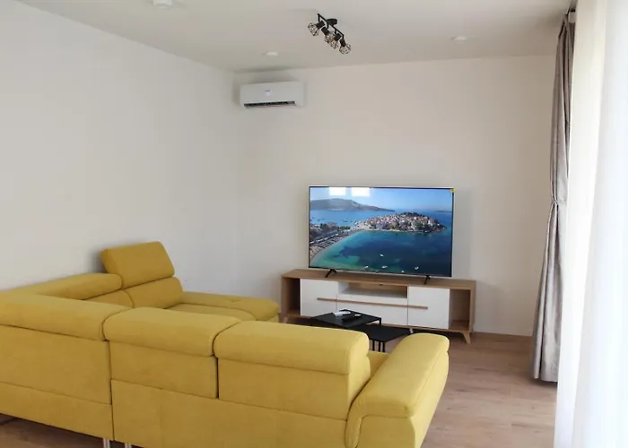 Guest house Little Swiss 2 3*